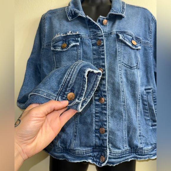 A New Day Hello Sunshine Embroidered Denim Jacket Raw Hem Blue Size L - Picture 4 of 7